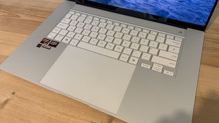 Asus Zenbook S 16