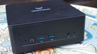 A Minisforum UM760 Slim mini PC